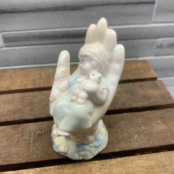 Porcelain Figurine "In God's Hands" Sleeping Child - Picture 2 of 5